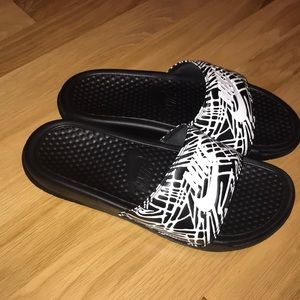 Nike slides womans size 8